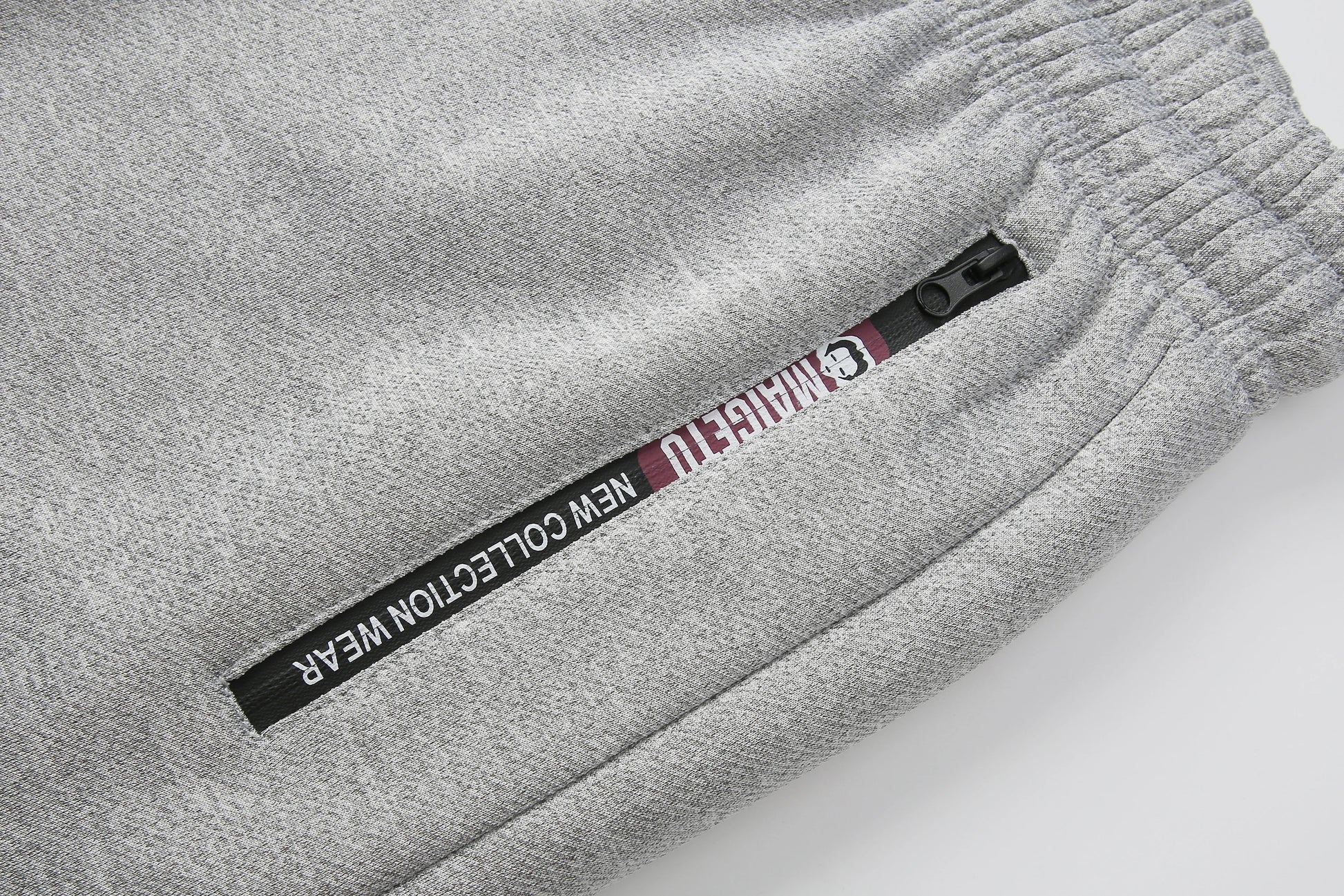 Mens Casual Pants Autumn Winter Fleece Sweatpants Men Running Jogger Sports Gym Trousers Fashion Solid Color Workout Long Pants.