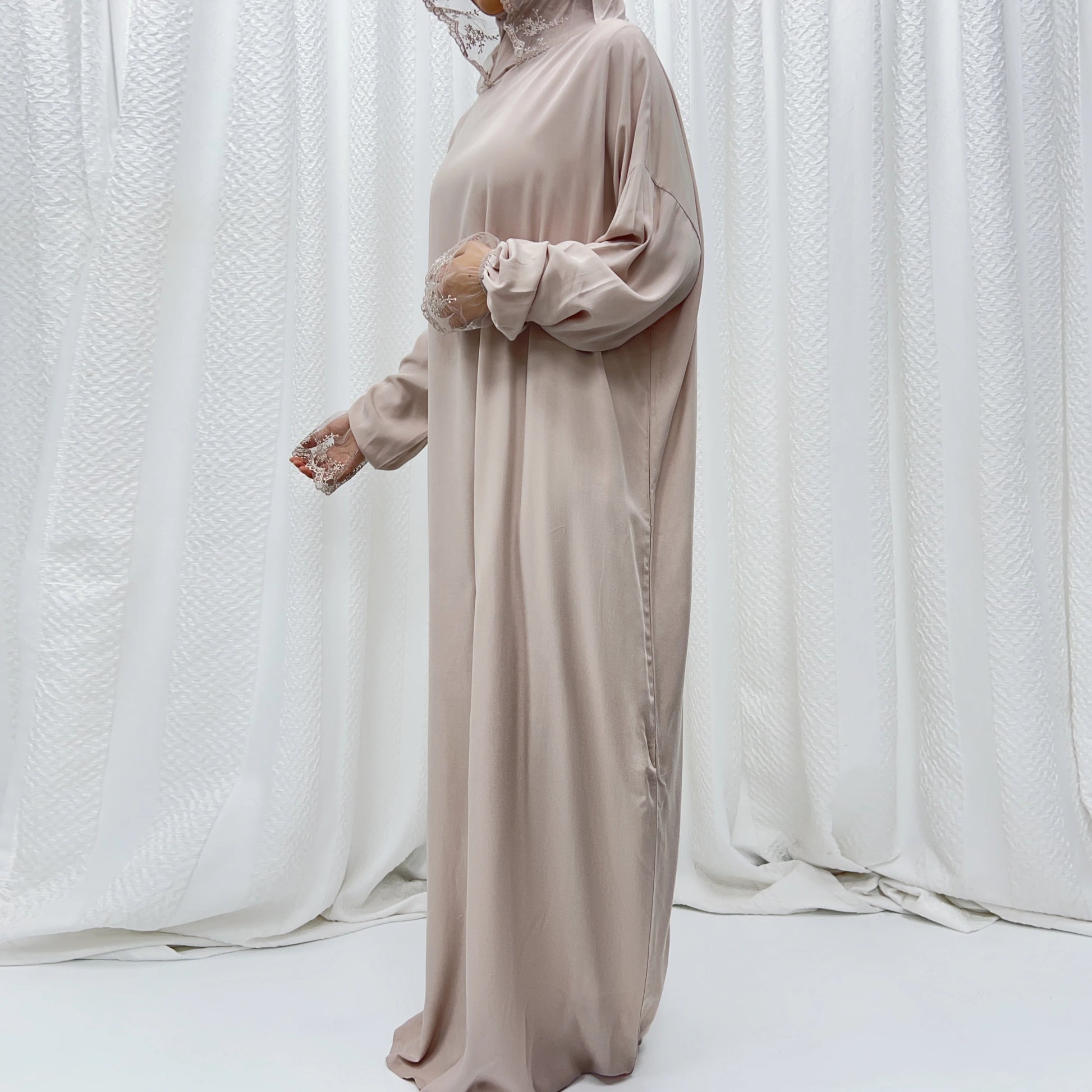 2025 Latest Lace Hoodie Soft And Comfortable jilbab One Piece Long Robe Prayer Abaya Jilbab Nikab Abaya Muslim Dress for Women.