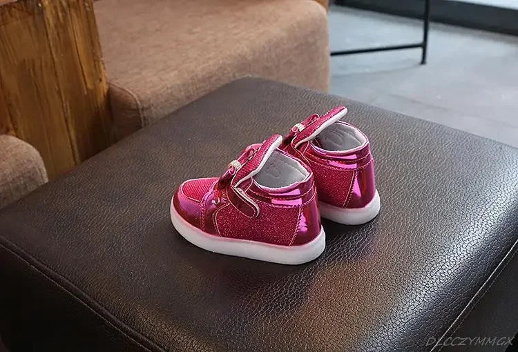 New Children Luminous Shoes Boys Girls Sport Running Shoes Baby Flashing Lights Fashion Sneakers Toddler Little Kid LED Sneakers.