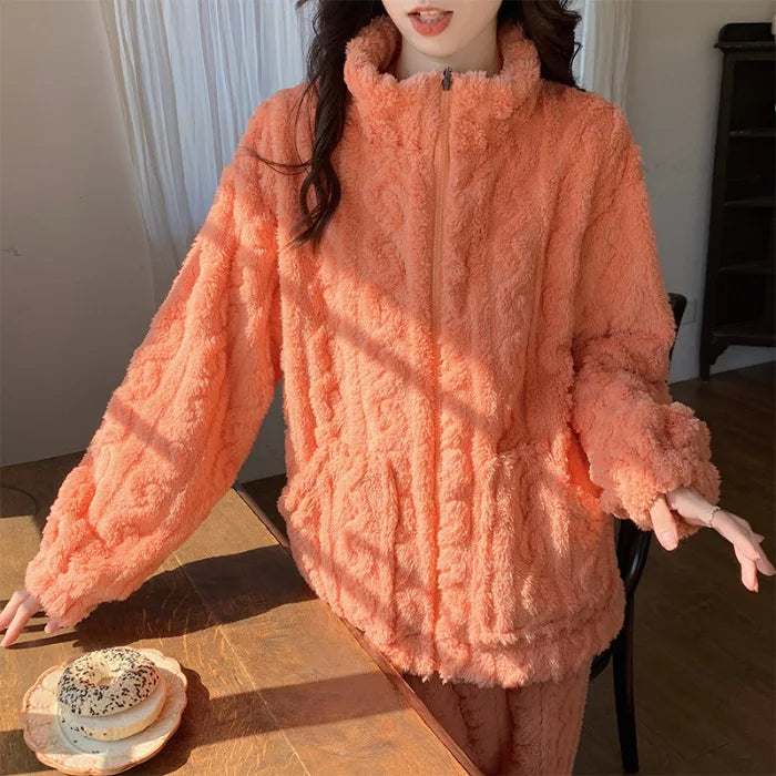 Große Größe Flanell Pyjama Set Herbst Winter Weibliche Nachtwäsche Hosen Anzug Verdicken Korallen Fleece Hohe Kragen Lounge Tragen Homewear