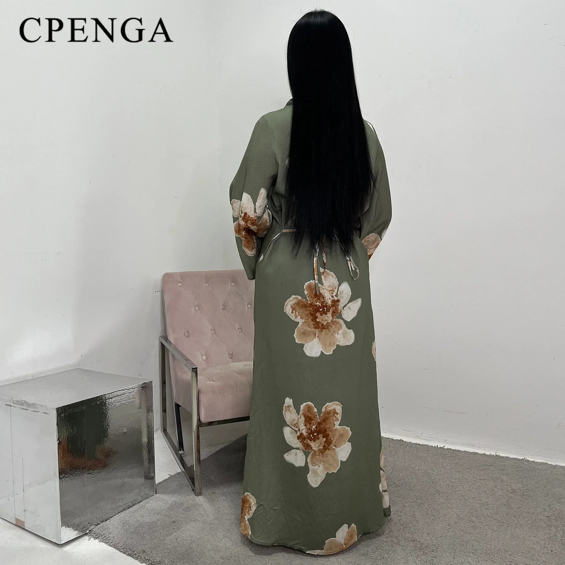 Arabesque Bell Sleeve Flowy Maxi Abaya Dress Elegant Floral Print Muslim Modest Long Dress Islamic Vacation Outfit Summer Robe.