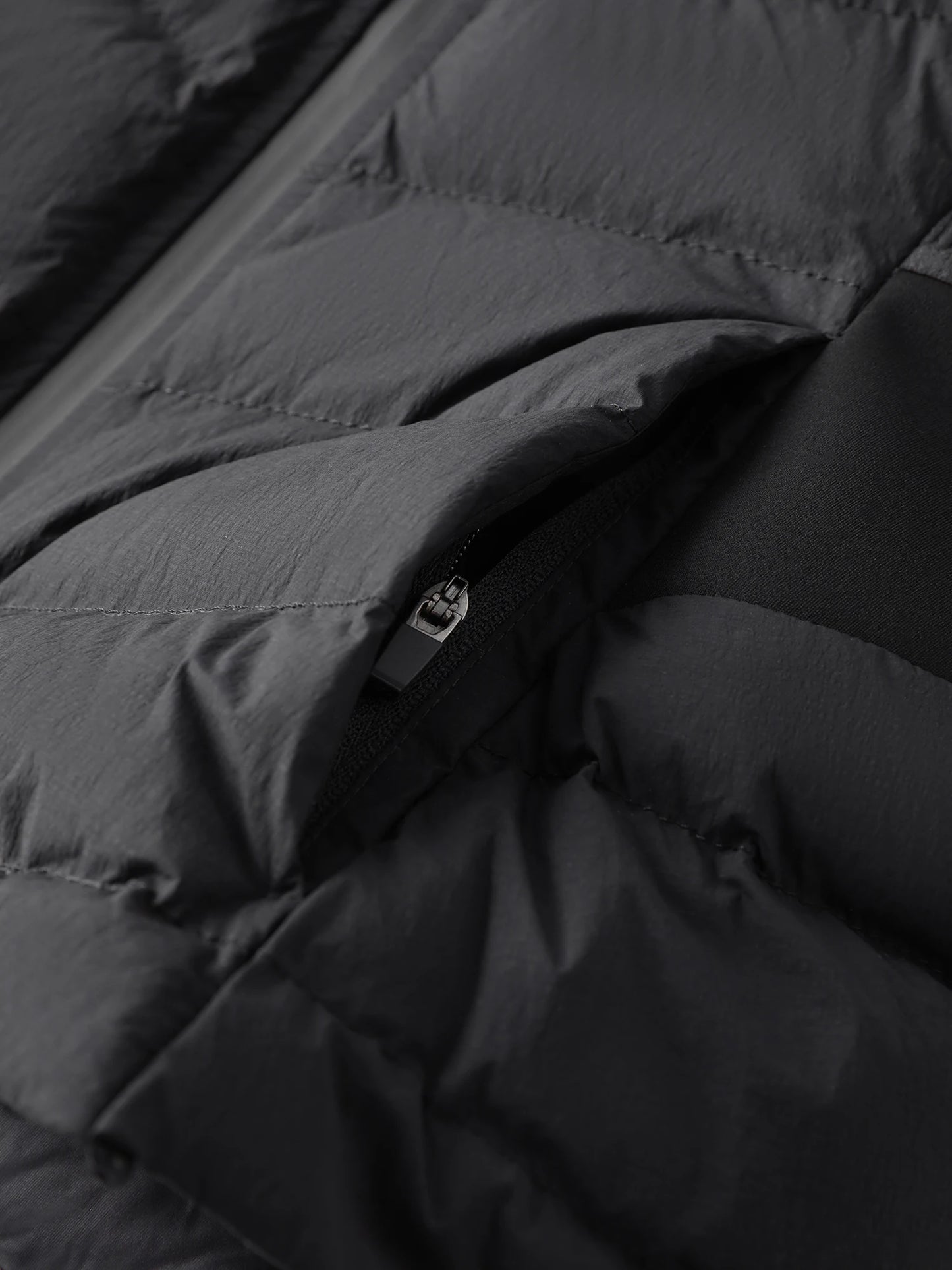 FSLE Patchwork Leichte Stretch-Strick-Kapuzenjacke 2025, Winter, Neuankömmling, schwarze kurze Daunenmäntel.