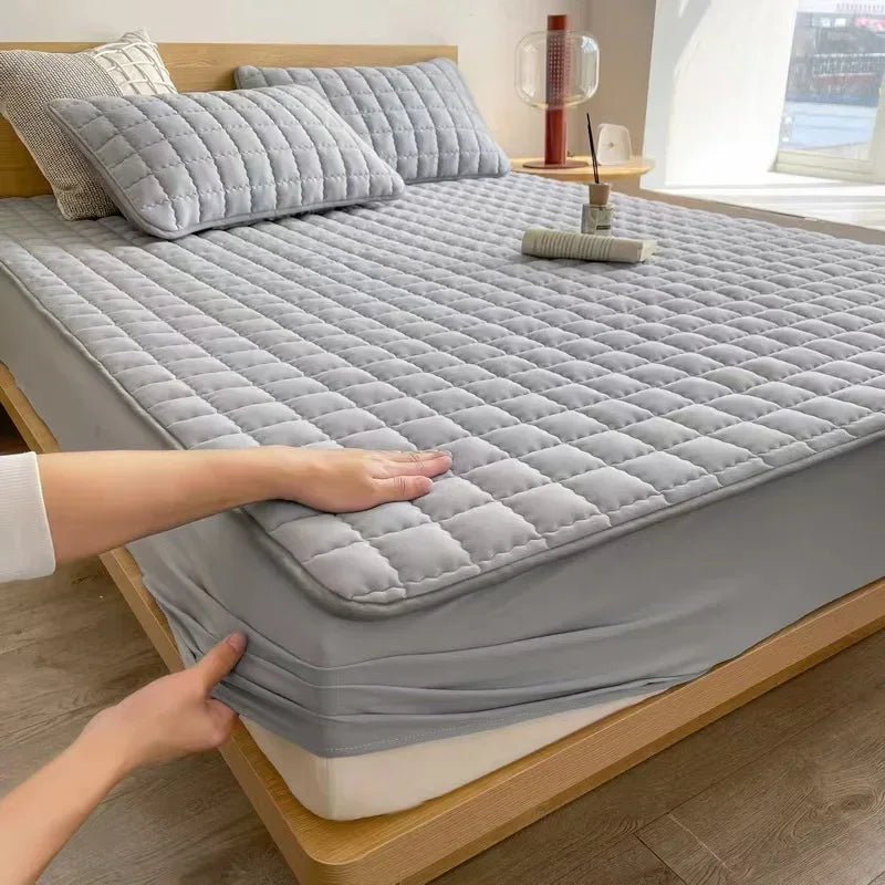 Waterproof Quilted Mattress Cover Solid Color Mattress Protector Cover for Bedroom Anti-bacterial Bed Cover no pillowcase.