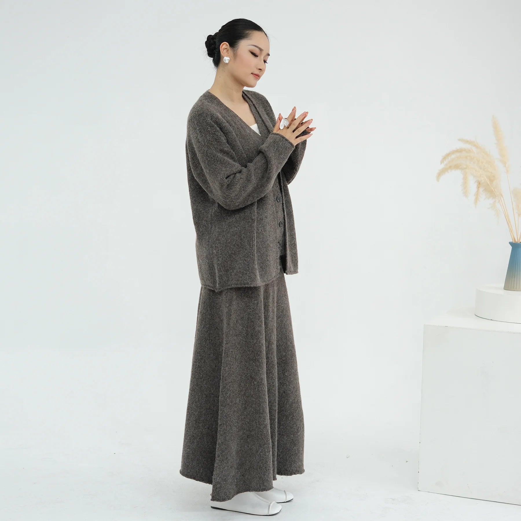 Winter Knitted Wool Cotton 3 Piece Abaya Set + Hijab Daily Thick Warm Modest Muslim Women Islamic Wholesale Suit Abaya.