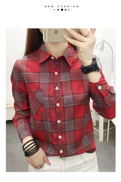 2024 herbst Neue College Stil Plaid Shirts frauen Lange hülse Taste Unten Casual Tops Lose Mode Polo Neck Blusen.