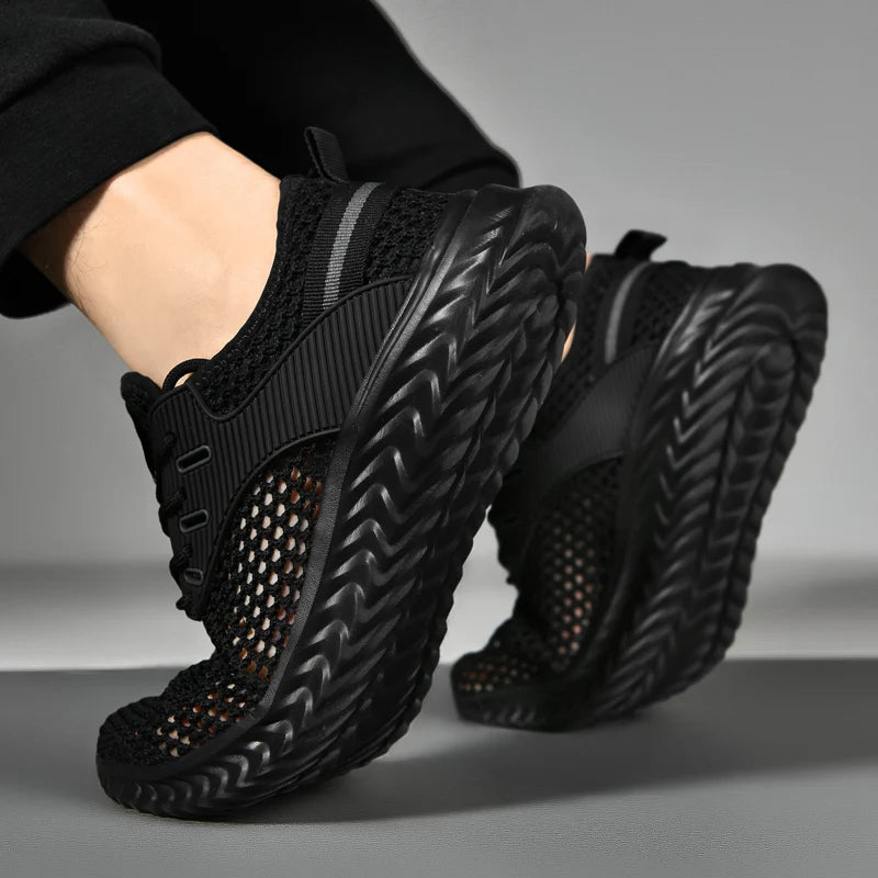 Sommer Herren Sneakers atmungsaktive und leichte Herren Casual Tennis Sneakers Hollow Mesh Herren Laufschuhe Tenis Masculino.