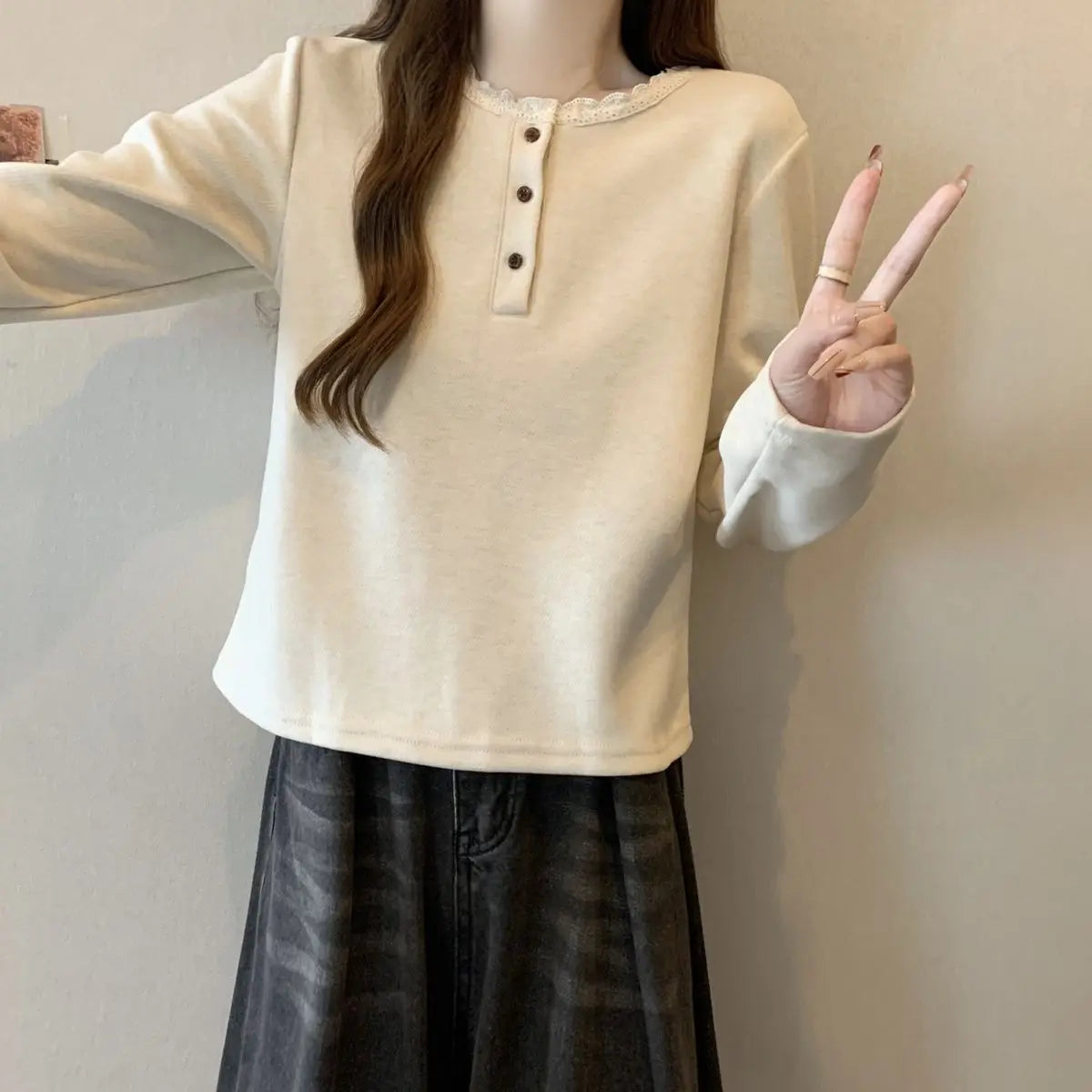 New Autumn and Winter Half-open Lace Front Shoulder Long-sleeved T-shirt Plus Velvet Warm German Velvet Women's Top.