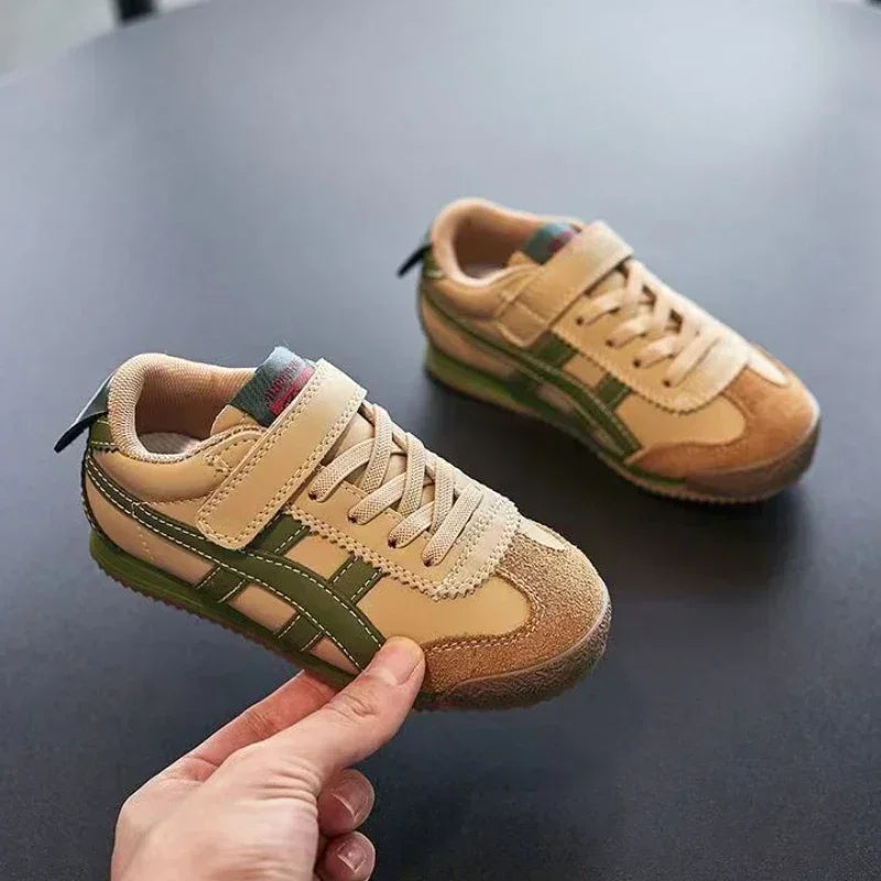 Children's Sneakers Boys Lightweight Breathable Sport Running Shoes Girls Soft Bottom Casual Shoes Student Shoes.