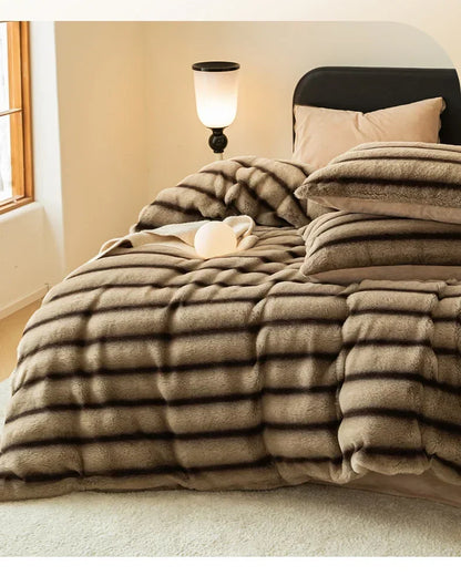 Winter Thick Warm Luxury Bedding Set Include Quilt Cover Sheet Pillowcase Solid Color Coral Velvet Soft Queen Duvet Cover Set.