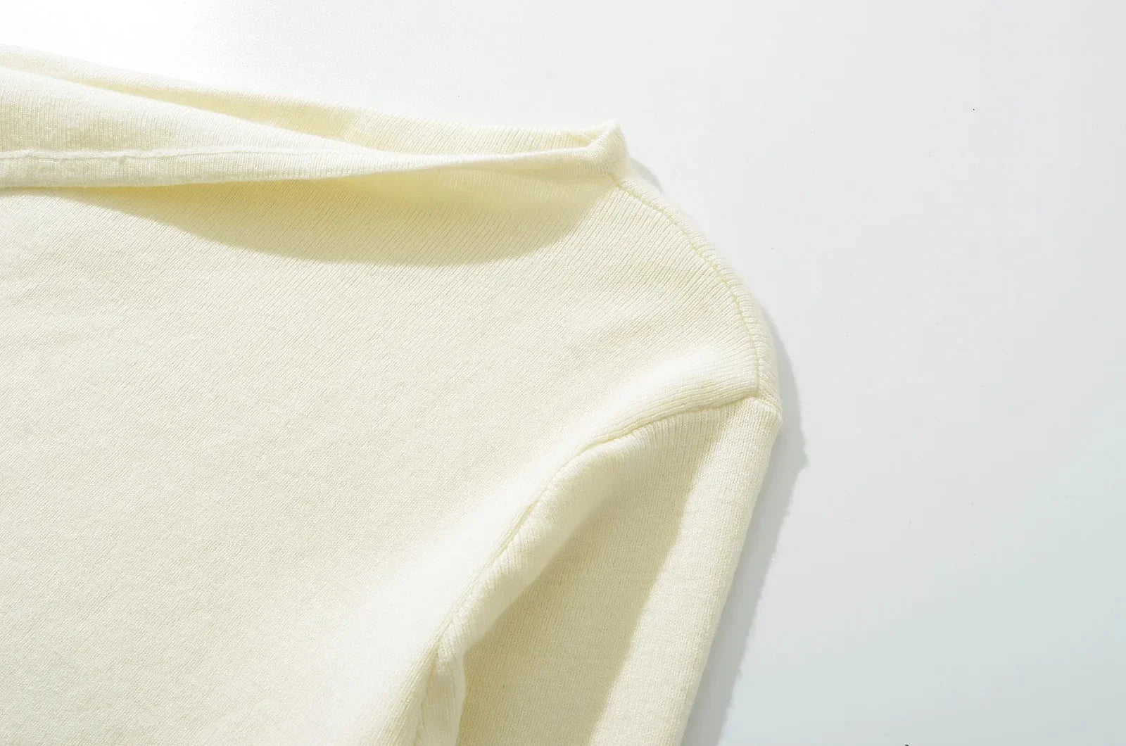 American Style One Shoulder Long Sleeve Women's T-shirt Autumn Pure Desire High-grade Slimming Personality Oblique Shoulder Base.