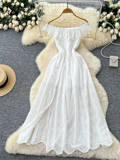 SINGREINY Schickes, ausgehöhltes Kleid mit Stickerei, Rüschen, Spleiß, schulterfrei, elastisch, gerüscht, schlank, 2025, solides, sanftes, langes Urlaubskleid