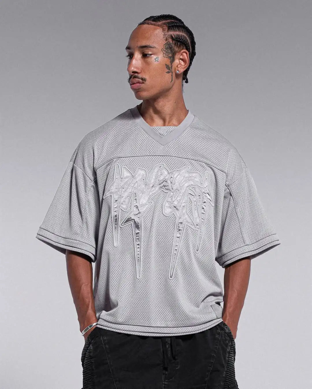 American fashion trend Gothic letter embroidery pattern oversized T-shirt men's retro loose fitting pullover short sleeved shirt.