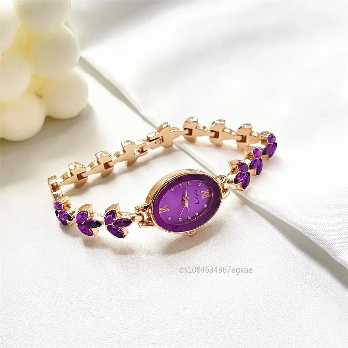 Women's Watches Light Luxury Diamond Inlaid For Clover Watch Waterproof Oval Ladies Fashion Quartz Bracelet Wristwatch.