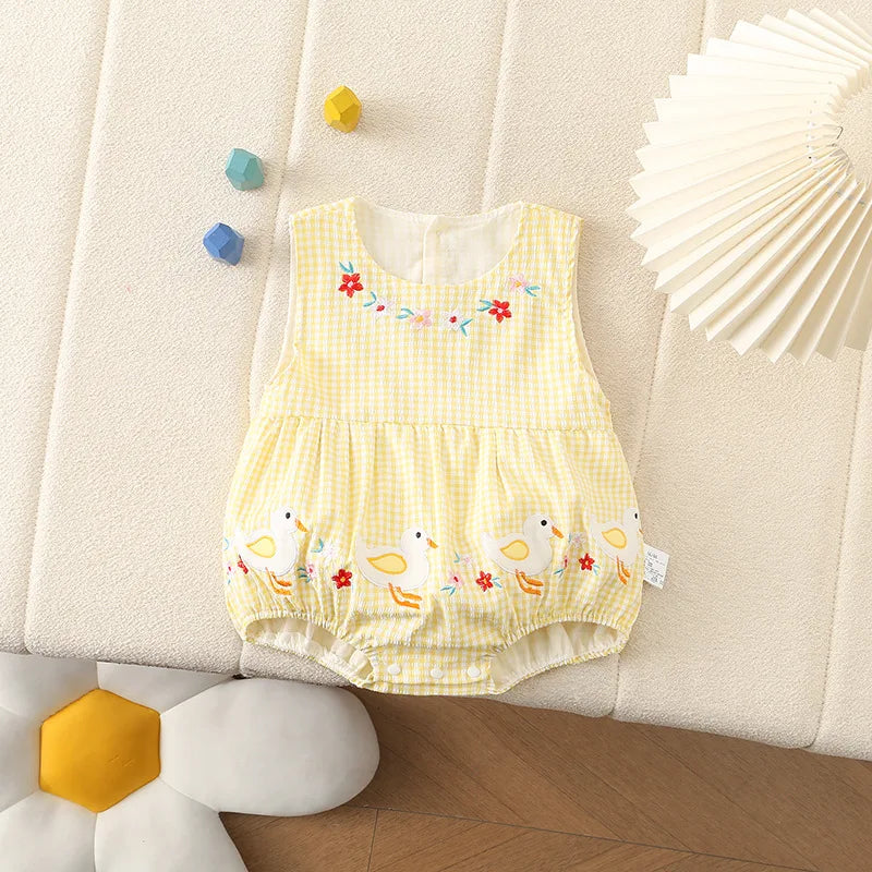 0–2 Jahre Neugeborene Kinder, bezaubernder Baby-Mädchen-Strampler aus Baumwollgaze, gelb kariert, bezauberndes besticktes Enten-Design – weich und süß.