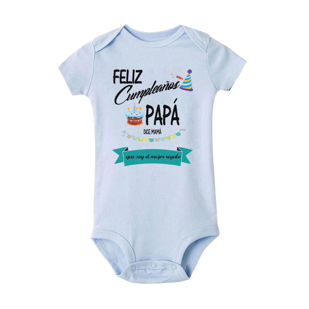 Alles Gute zum Geburtstag, Papa sagt Mama, dass ich das beste Geschenk bin. Baby-Body für Neugeborene, kurzärmeliger Strampler, Papa-Geburtstags-Säuglingsoverall.