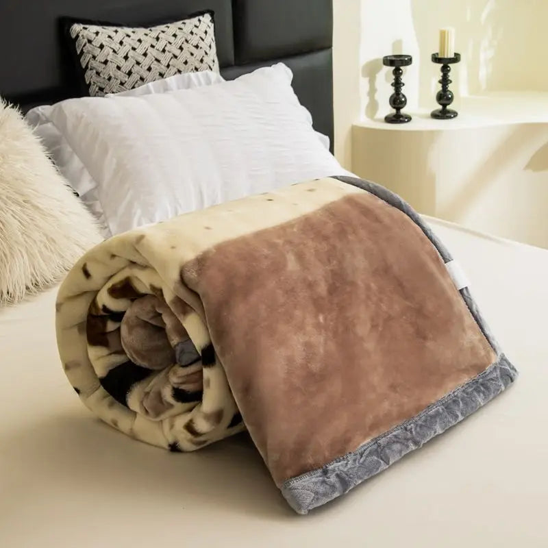 Nordic Style Geometric Printed Blanket Two Person Winter Thickened Quilt Coral Fleece Material Easy To Maintain Plush Bed Sheets