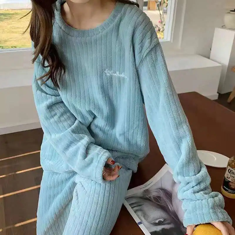 New Autumn/Winter Coral Fleece Pyjamas for Women Thickened Homewear Student Comfort Cotton Fleece Plus Size Fashion Pyjama Set.
