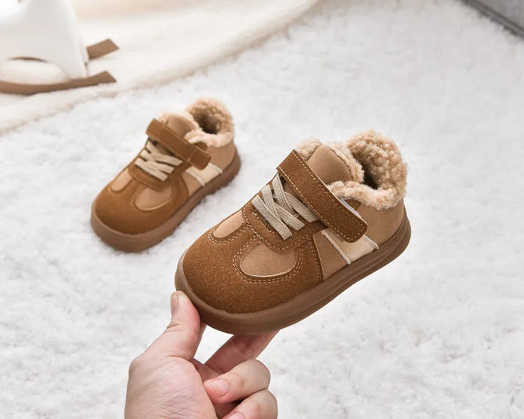 2025 Winter New Pulsh Fashion Trend Casual Sports Shoes for Childrens Anti Slip Warm Boys' Shallow Mouth Versatile Snow Sneakers.