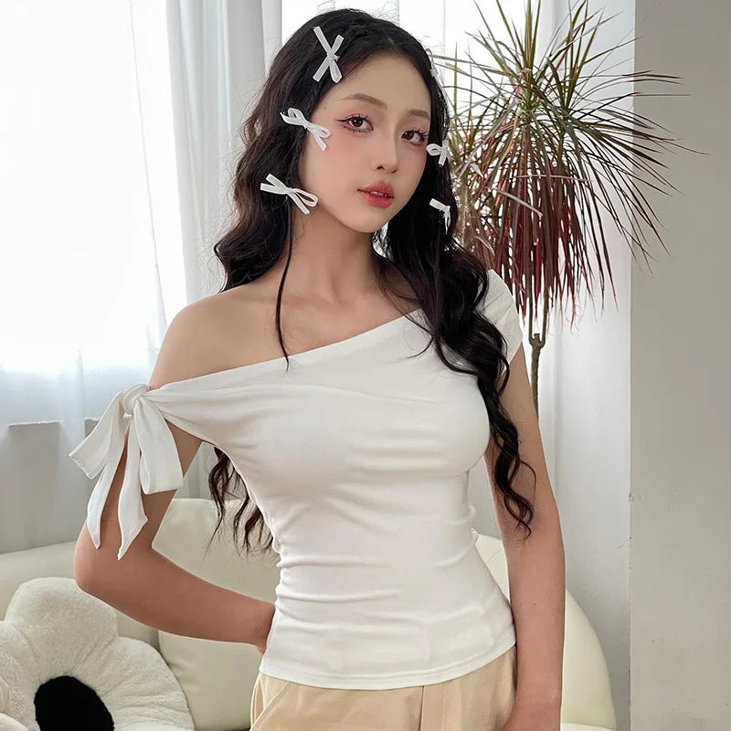2024 Women'S Summer Ins Style New Shrink Pleated One-Shoulder Crop Top Backless Twist Tie Asymmetric T-Shirt Casual Top.
