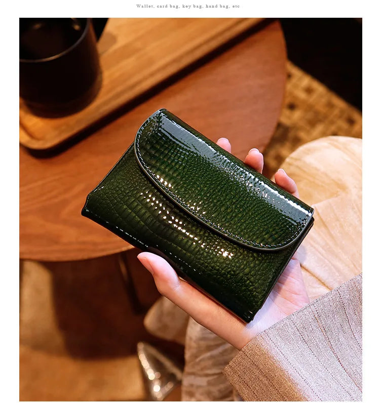 Magnetic Clasp Short Ladies Genuine Leather Wallet 2025 New Alligator Cow Leather Purse Woman RFID Card Holder Mini Clutch.