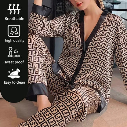 2PcsLarge Größe Frauen Pyjamas Set Gedruckt Homewear Eis Seide Lange Ärmeln Lange Hosen Student Pyjamas Schwarz Strickjacke kann Getragen Werden.