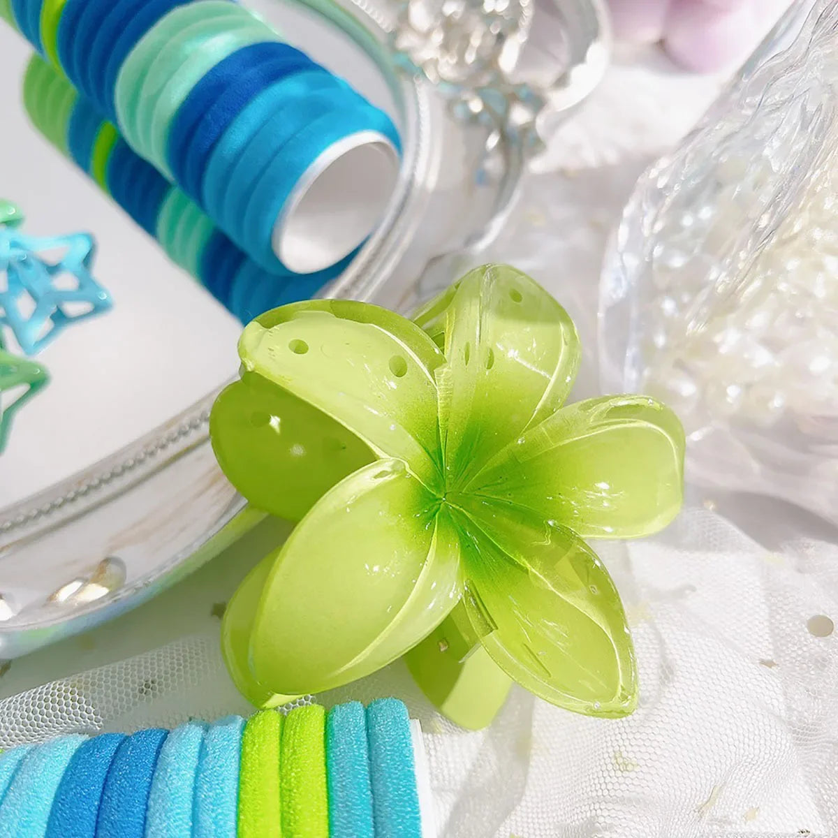 High Elasticity Women's Hair Accessories Blue Series Butterfly Knot Egg Flower Comb Set Hair Clips Fashionable Hair Accessories.