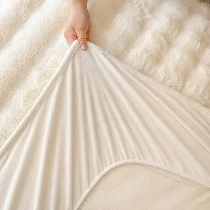Velvet Mattress Cover Pad Fluffy Plush Fitted Bed Sheet Fleece Bed Cover for Double Bed Winter Warm Bed Dust Mite Queen Size.