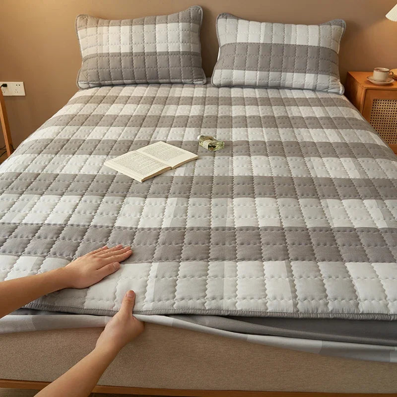 For High-Quality Quilted Plaid Mattress Cover,Mattress Protector,- Antibacterial, Breathable,Comfortable for Fresh Sleep Experie