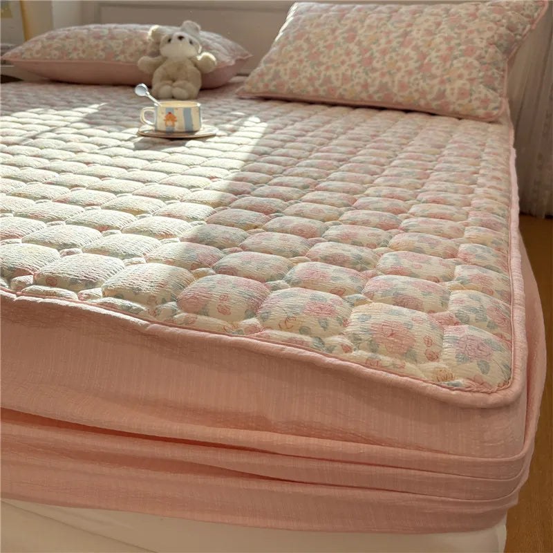 1pc Thicken Bed Cover Cartoon Print Bedspread Non-slip Mattress Protector Quilted Soft Bed Linen 매트리스 커버 (No Pillowcase).