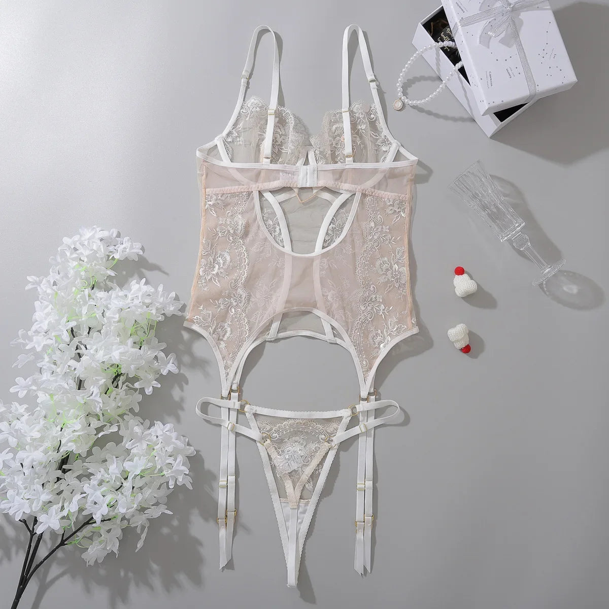 Sexy Mesh Lingeries Sets 2025 Hot Embroidered Floral Erotic Products Transparent Lace Intimate Female Complete Thong Exotic Set.