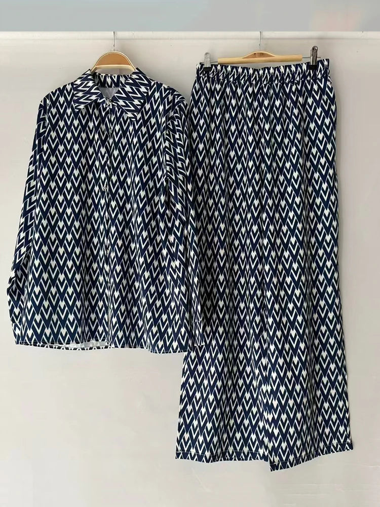 2025 Spring women's retro geometric print lapel loose long-sleeved shirt two-piece + elastic waist wide leg pant suit.