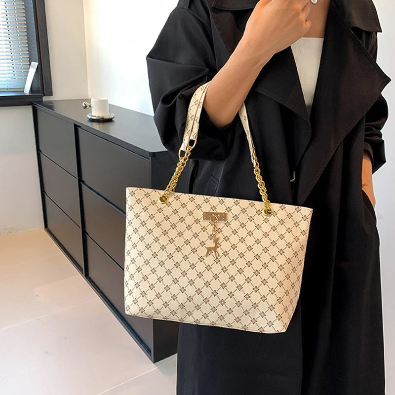 New Presbyopia Handbag Texture Soft Leather Large Capacity Tote Women Bag With Hanging Accessories Shoulder Bag.