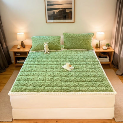 Winter Taft Velvet Mattress Topper Pad Fleece Bedspread Fold Non-slip Thin Tatami Mat Student Dormitory Bed Sheet Mattress Cover.