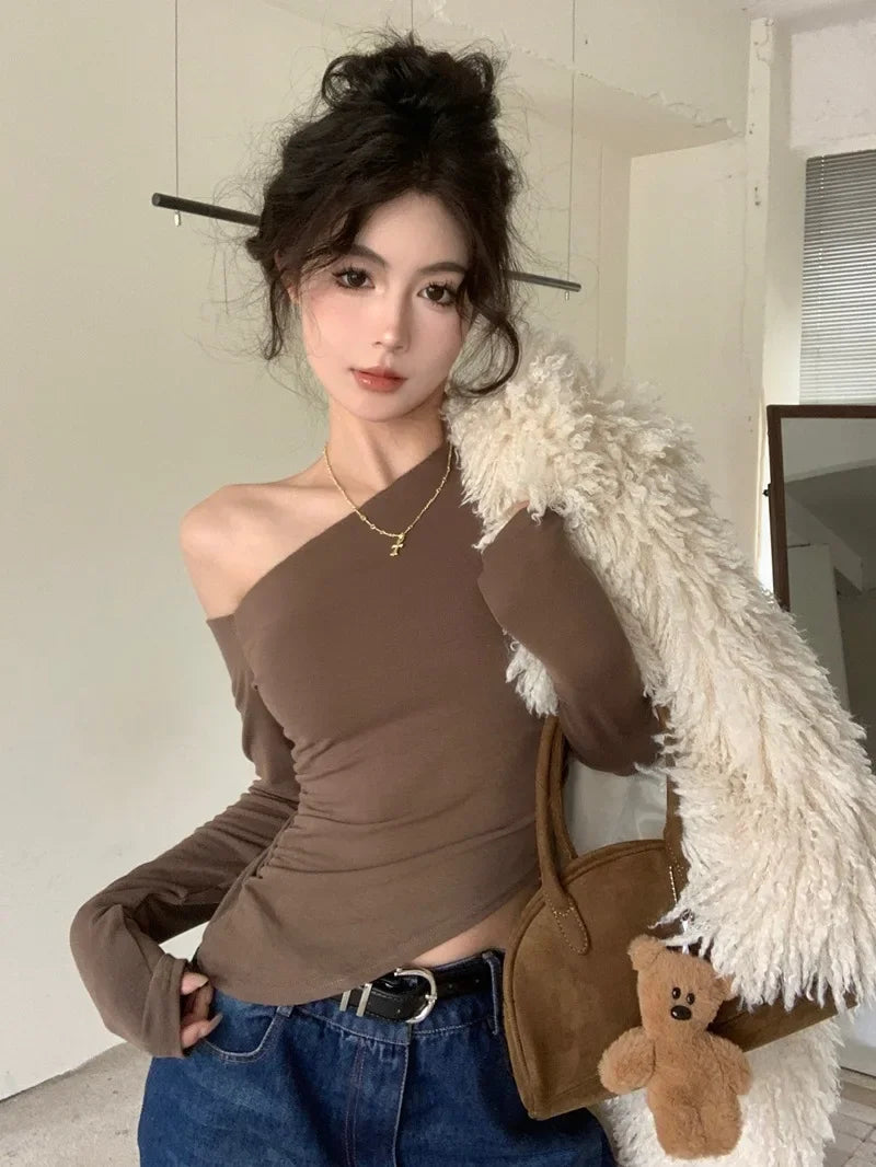 SexySpicy Girl Style Blackoff-the-Shoulder Long Sleeve T-shirt Slimming Smooths Your Silhouette Nefarious Crossbody Top For Wome.
