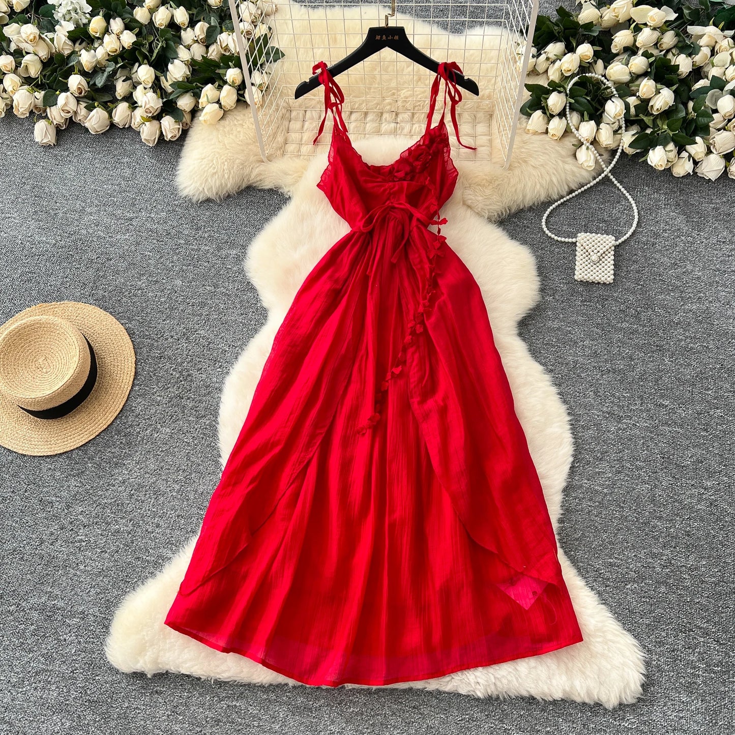 SINGREINY 2025, süßes Sommerkleid für Damen, Spaghettiträger, plissiert, 3D-Blumenmuster, schickes Sommerkleid, Fairycore, unregelmäßiges Kleid.