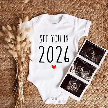 Wir sehen uns im Jahr 2026 Schwangerschaftsankündigung Baby Strampler Baumwolle Kleinkind Overall Sommer Kurzarm Neugeborene Jungen Mädchen Body.