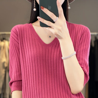 Frauen Pullover Kurzarm V-ausschnitt Streifen Strickwaren Slim Fit Hemd Koreanische Mode Pullover Dünne Stricken Tops 2025, Bodenbildung Shirts.