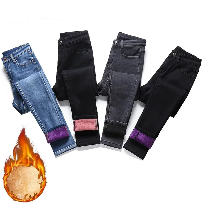 Frauen Thermische Dünne Jeans Mom Winter Warme Plüsch Stretch Jeans Dame Fleece Schnee Denim Hosen Student Bleistift Gerade Bein Hosen.