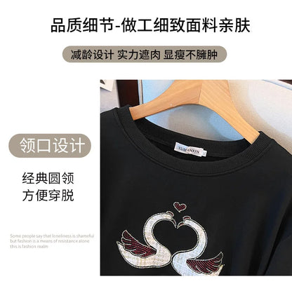 175 kg Übergröße Damen Büste 170 Herbst Lose Rundhals Langarm Diamant Schwan Sweatshirt Schwarz Weiß 5XL 6XL 7XL 8XL 9XL.