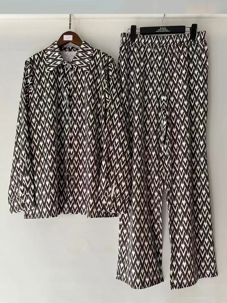 2025 Spring women's retro geometric print lapel loose long-sleeved shirt two-piece + elastic waist wide leg pant suit.