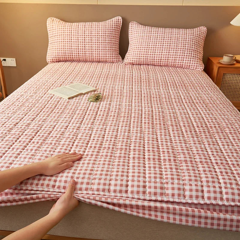 For High-Quality Quilted Plaid Mattress Cover,Mattress Protector,- Antibacterial, Breathable,Comfortable for Fresh Sleep Experie