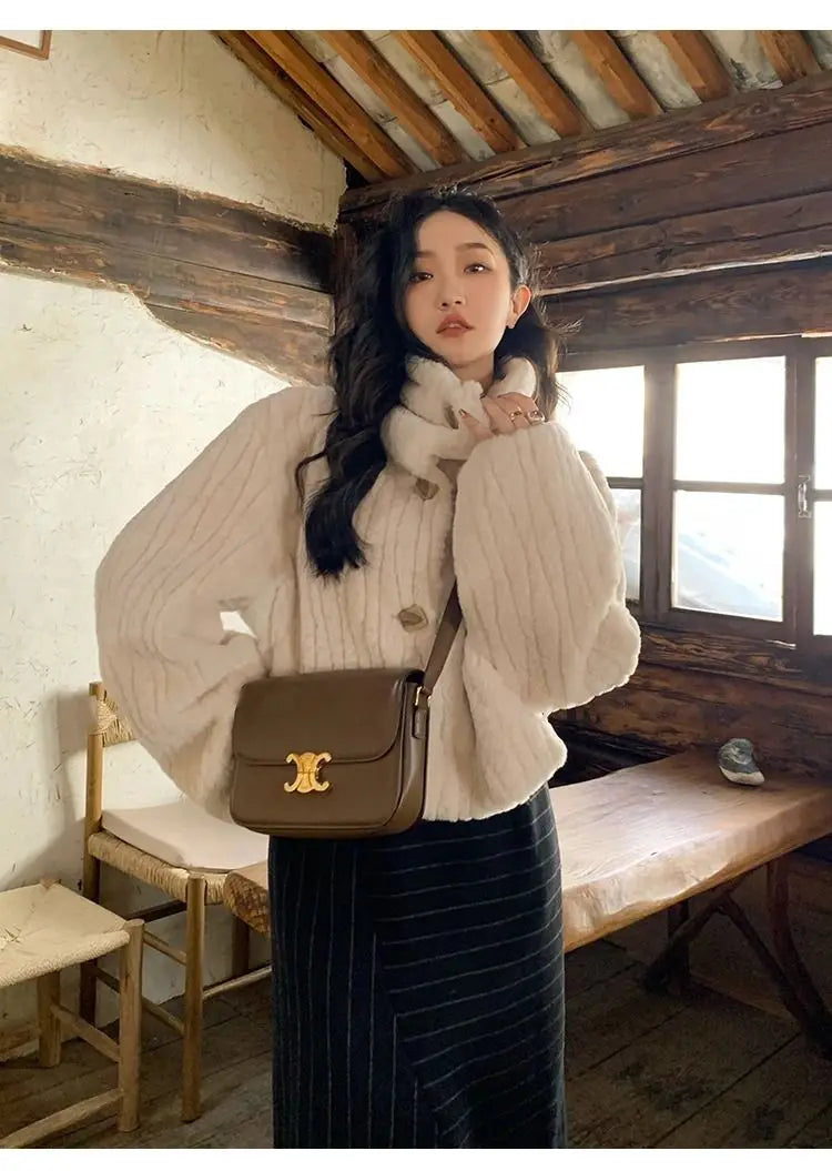 2025 Winter Fashion Stand Collar Warm Plush Short Jacket Women Autumn Retro Street Thickened Loose Harajuku Casual Short Jacket