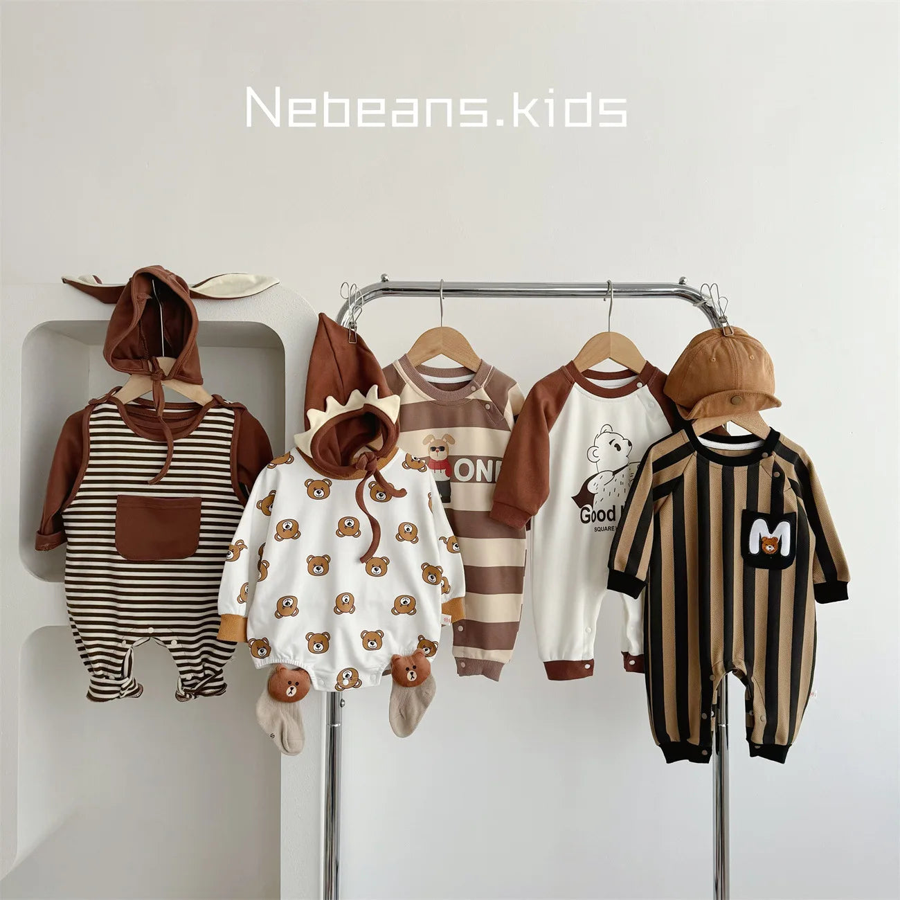 Ins 2024 Frühling Herbst Baby Jungen Bodysuit Baumwolle gestreiften Cartoon gedruckt Langarm Kleinkind Jungen Stram pler Neugeborene Jungen Outfits.
