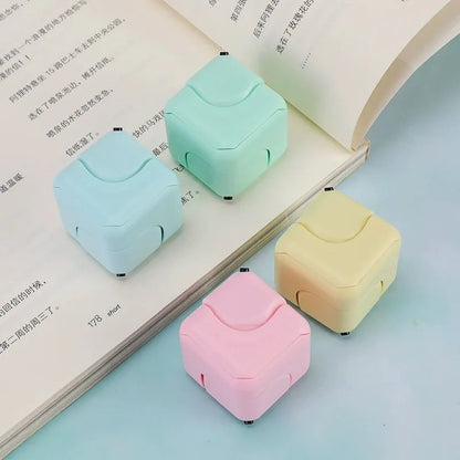 Fidget Cube with Spinner, Multifunction Stress Relief Puzzle Toy for Adults, 6-Side Mini Square Finger Toy for Anxiety ADHD.