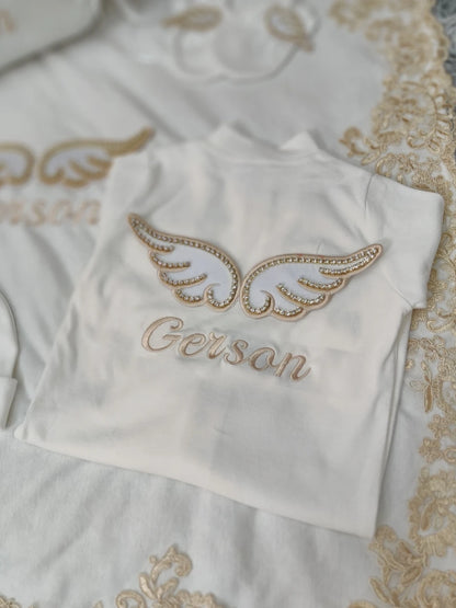 Baby Gold Angle Wings Einzigartige wesentliche Geschenkbox Personalisierter Name Strampler Set Kissen Decke Babyausstattung Outfit Geschlecht offenbaren Geschenke.