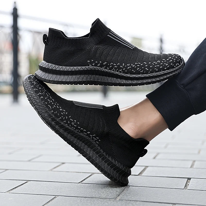 Men Shoes Lightweight Sneakers Men Fashion Casual Walking Shoes Breathable Slip on wear-resistant Mens Loafers Zapatillas Hombre.