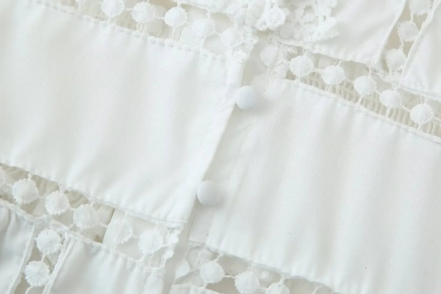 Modisches Slim-Fit-Midikleid mit V-Ausschnitt für Damen, Sommer 2022, aushöhlen, Spitzenbesatz, elegantes Kleid J5C226, knielang.