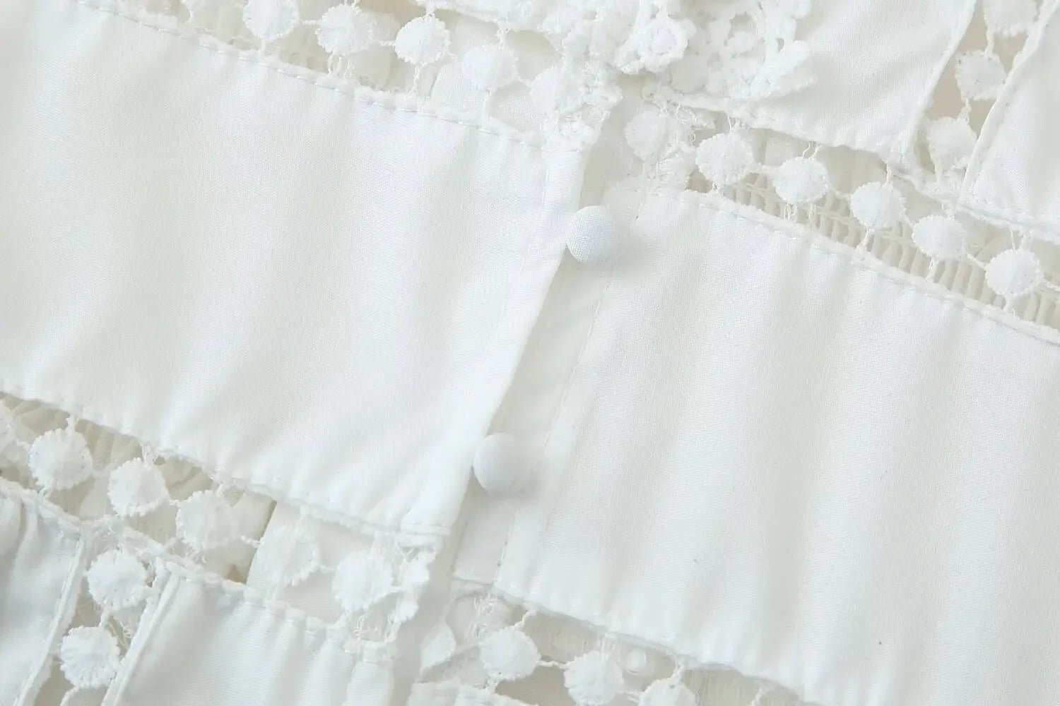 Modisches Slim-Fit-Midikleid mit V-Ausschnitt für Damen, Sommer 2022, aushöhlen, Spitzenbesatz, elegantes Kleid J5C226, knielang.