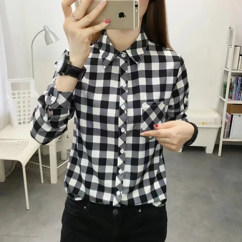 2024Spring and Autumn New College Style Women's Long sleeved Bottom Top Cardigan Long sleeved Fashion Plaid Shirt.