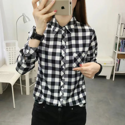 2024Spring and Autumn New College Style Women's Long sleeved Bottom Top Cardigan Long sleeved Fashion Plaid Shirt.